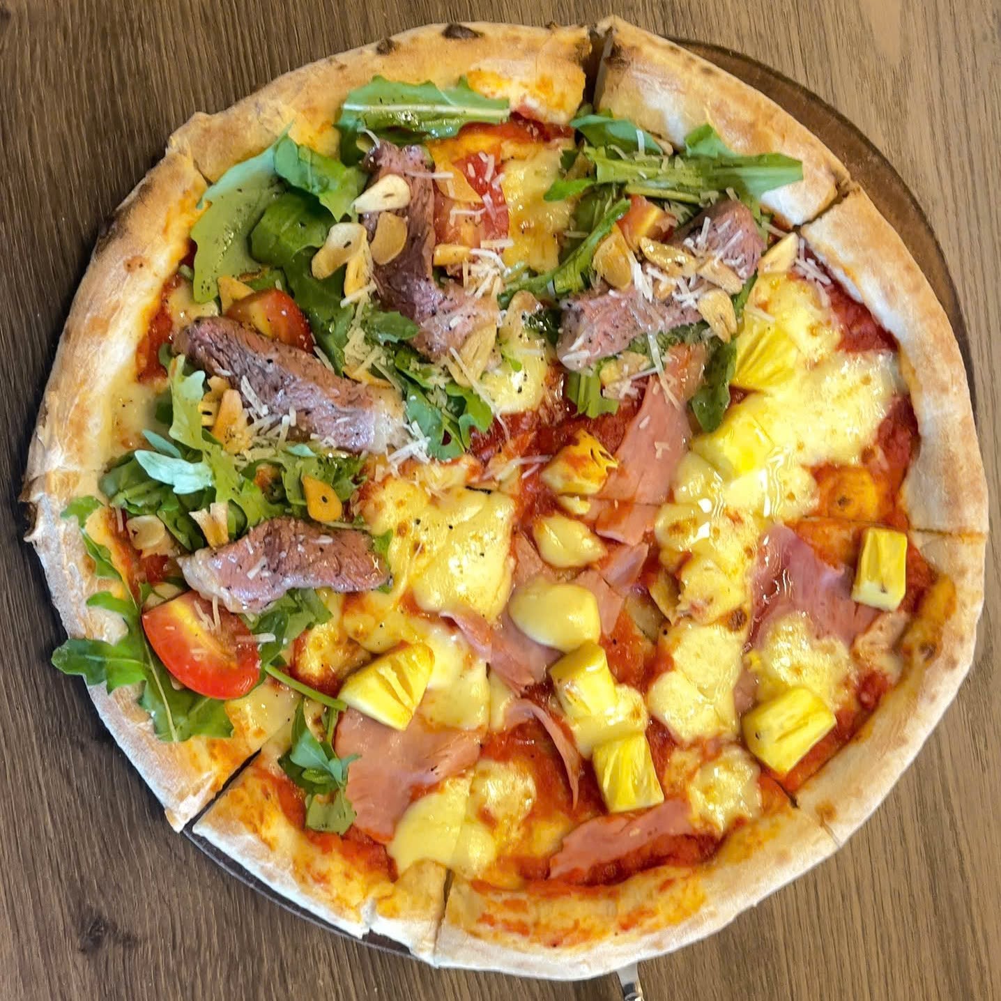 Pizza Hawaii Bò Tươi tại Cardi Pizzeria Đà Nẵng