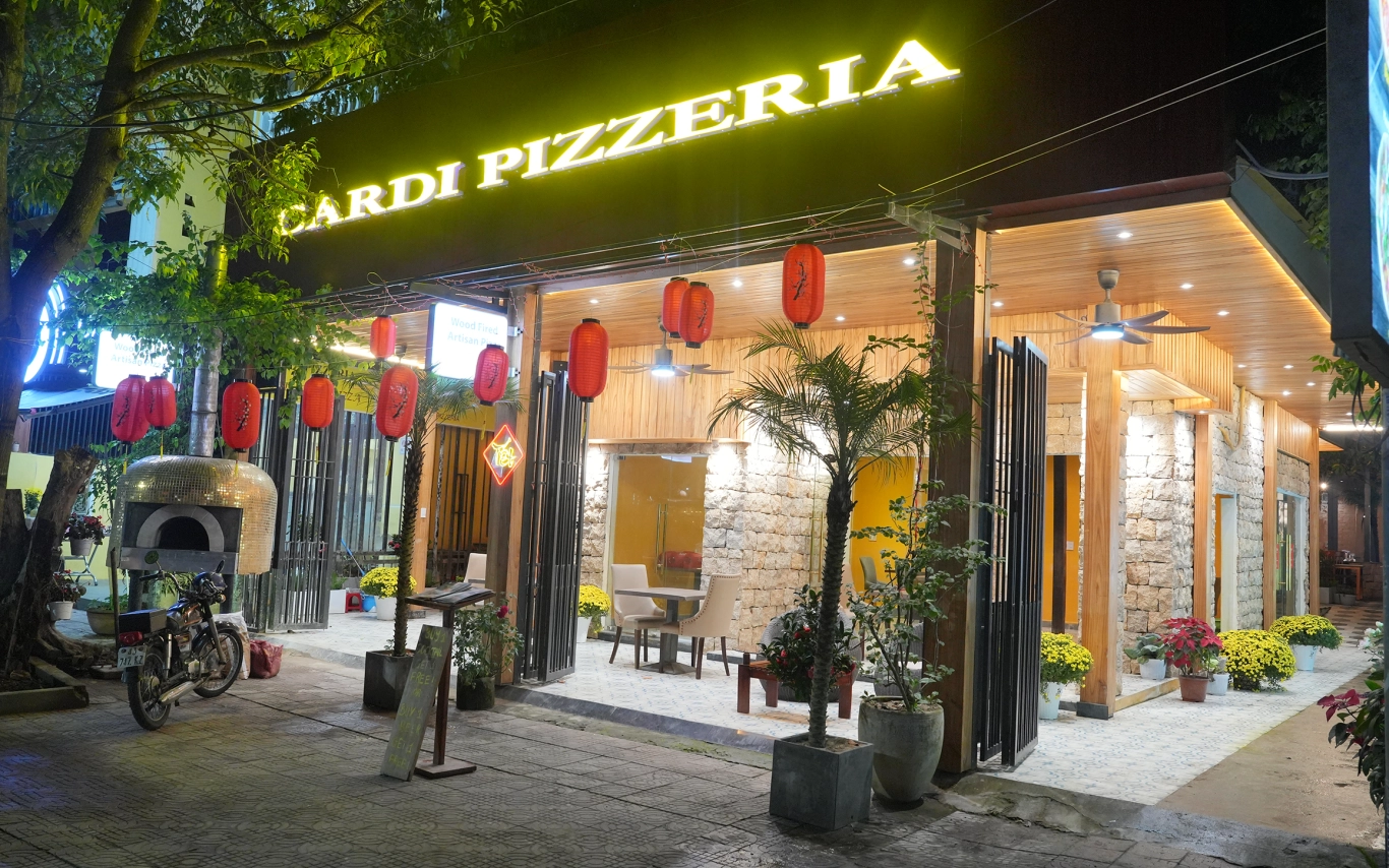 Không gian Cardi Garden Steakhouse & Pizzeria tại Hội An